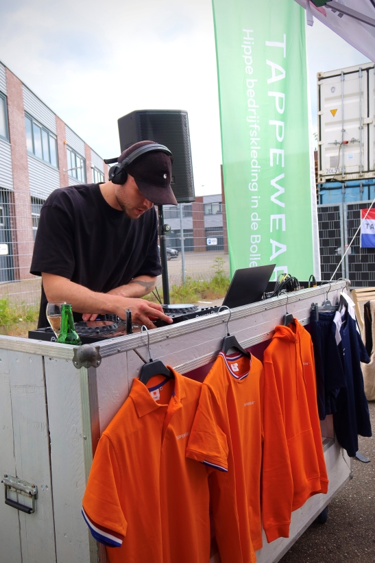 Sample sale